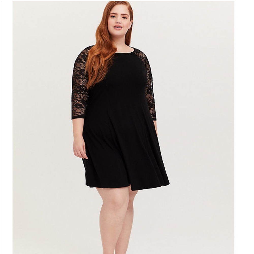 BLACK JERSEY & LACE TRAPEZE MINI DRESS
